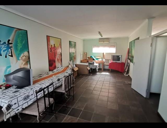 620M² BUSINESS CENTRE FOR SALE IN VANDERBIJLPARK CENTRAL